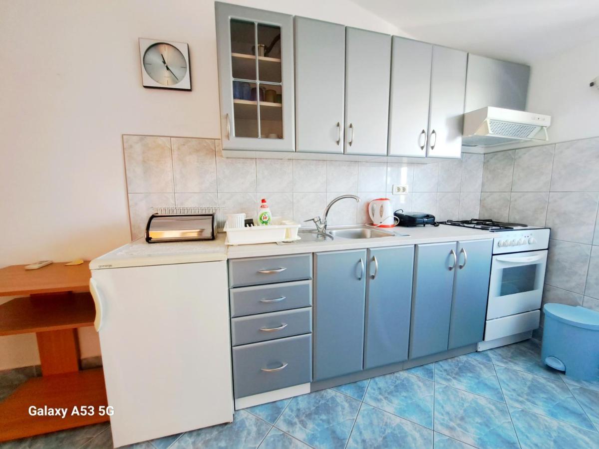 Aparments Orange & Blue Apartment Fažana Екстериор снимка