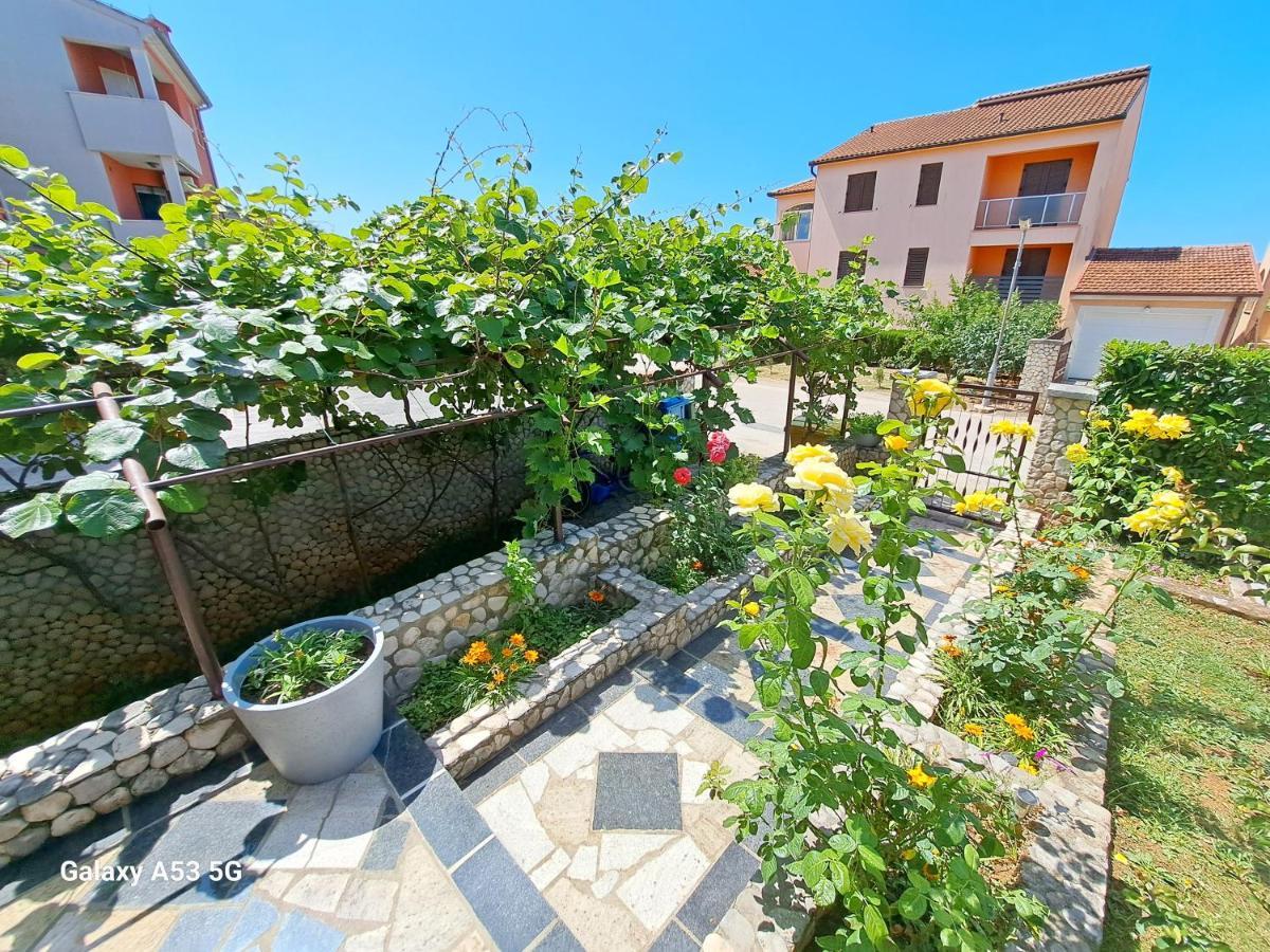 Aparments Orange & Blue Apartment Fažana Екстериор снимка