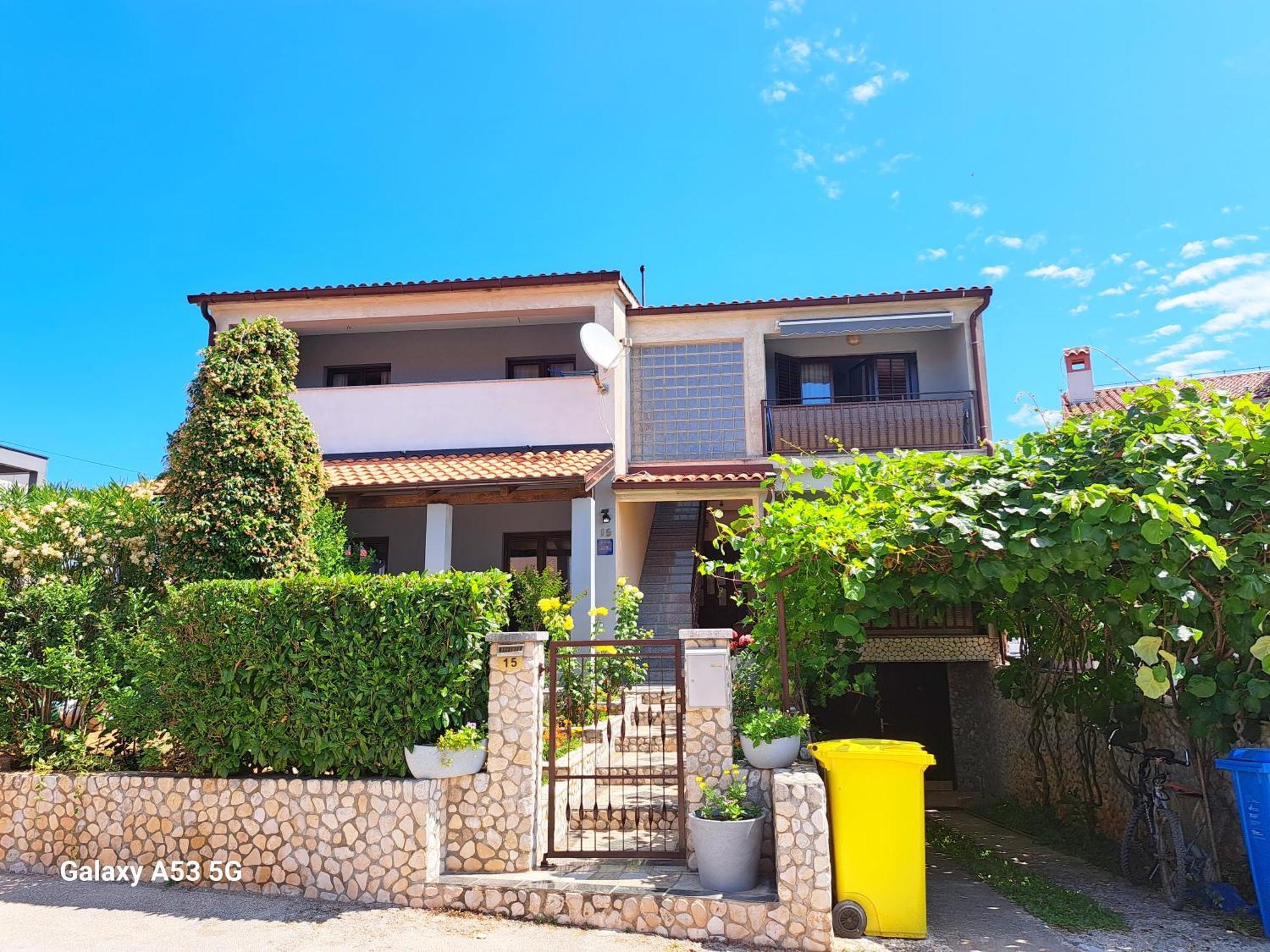 Aparments Orange & Blue Apartment Fažana Екстериор снимка
