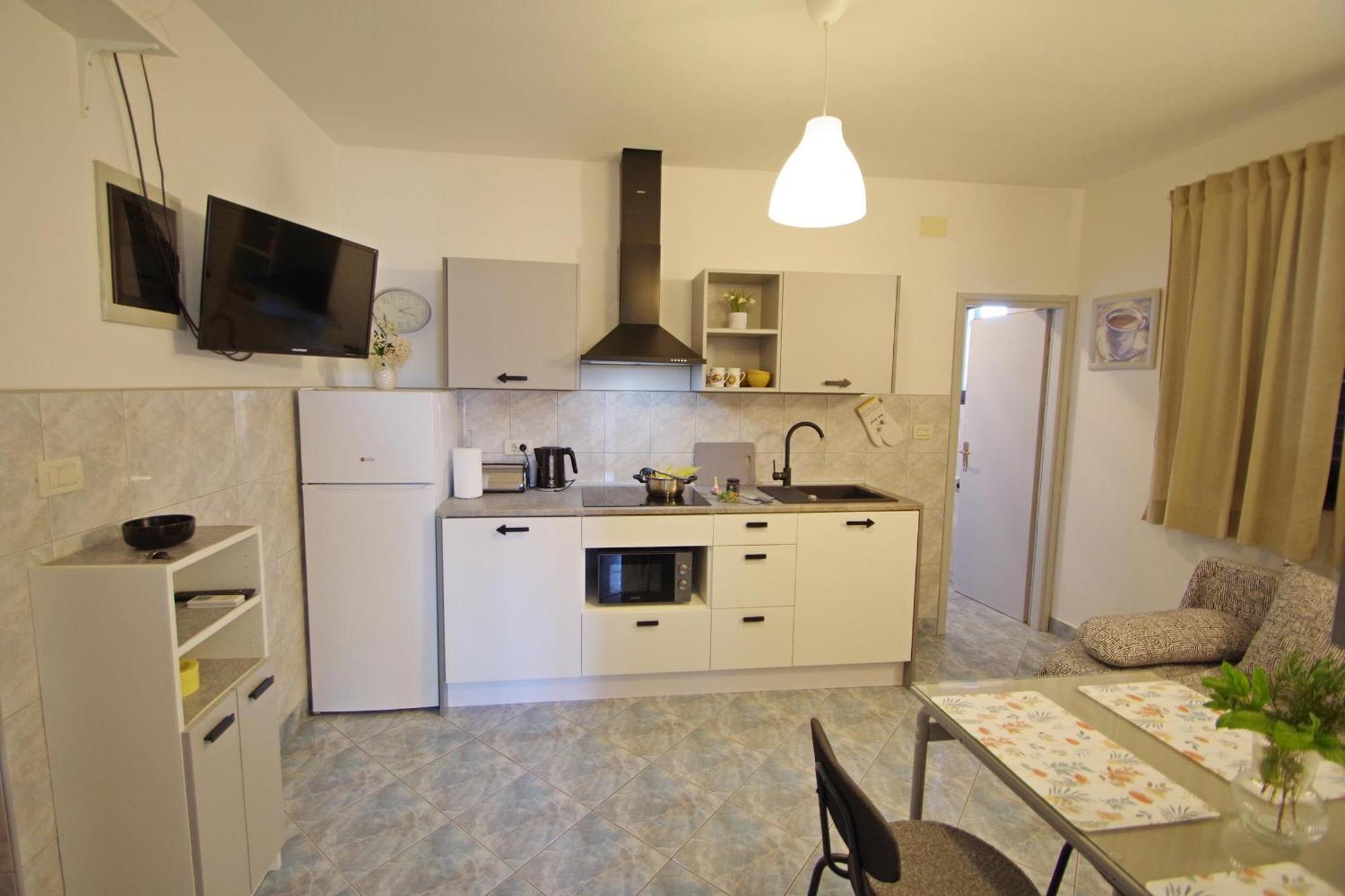 Aparments Orange & Blue Apartment Fažana Екстериор снимка