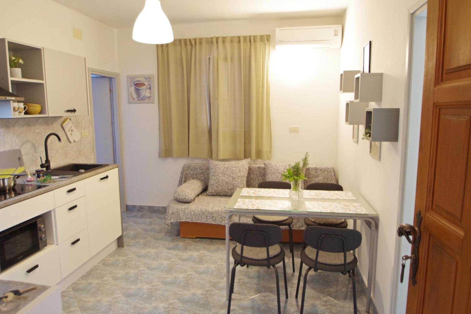 Aparments Orange & Blue Apartment Fažana Екстериор снимка
