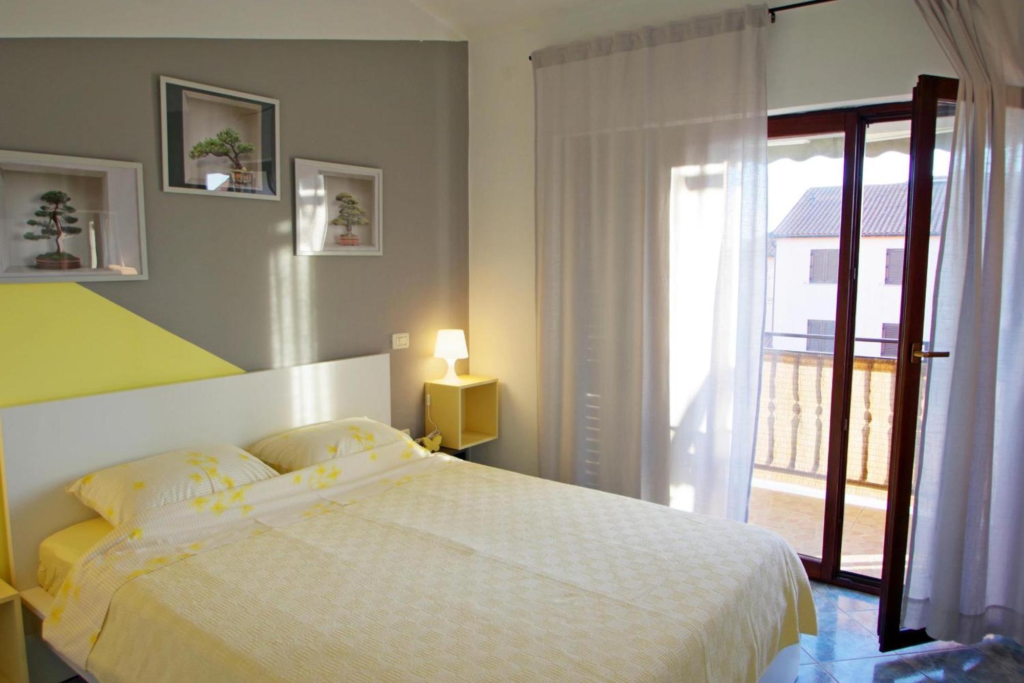 Aparments Orange & Blue Apartment Fažana Екстериор снимка